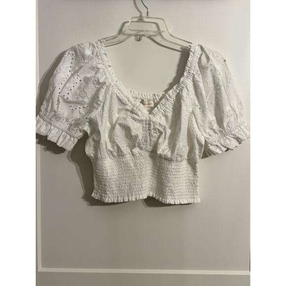 Jennifer & Grace Tops - Jennifer & Grace Blouse Sz L White Eyelet Cropped Puff Sleeve Top Coquette